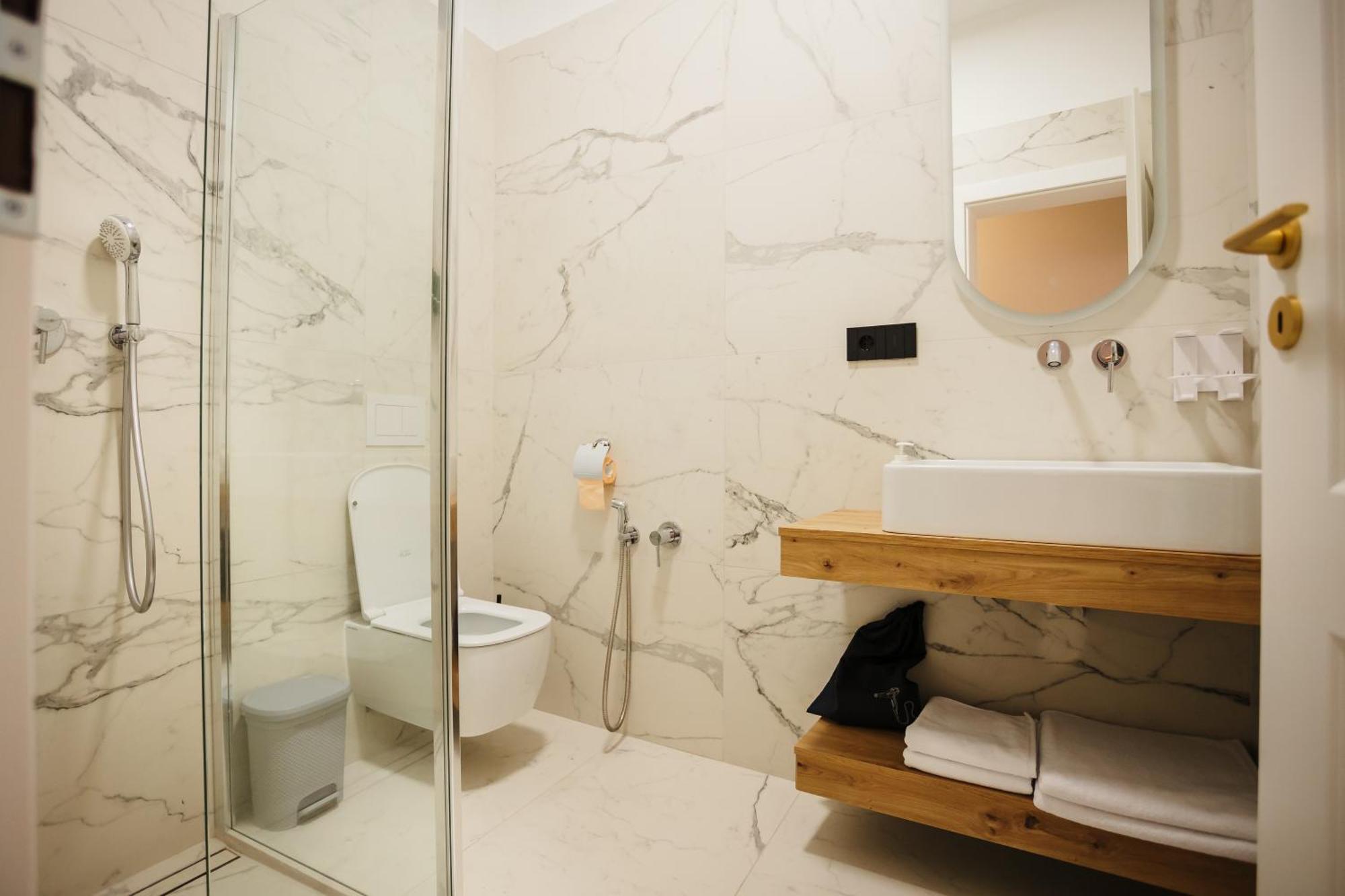 Bloom Downtown Suites Клуж-Напока Экстерьер фото